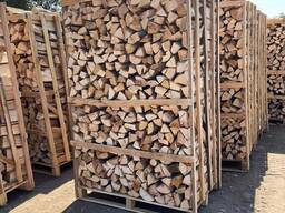 Dry firewood in bulk sale